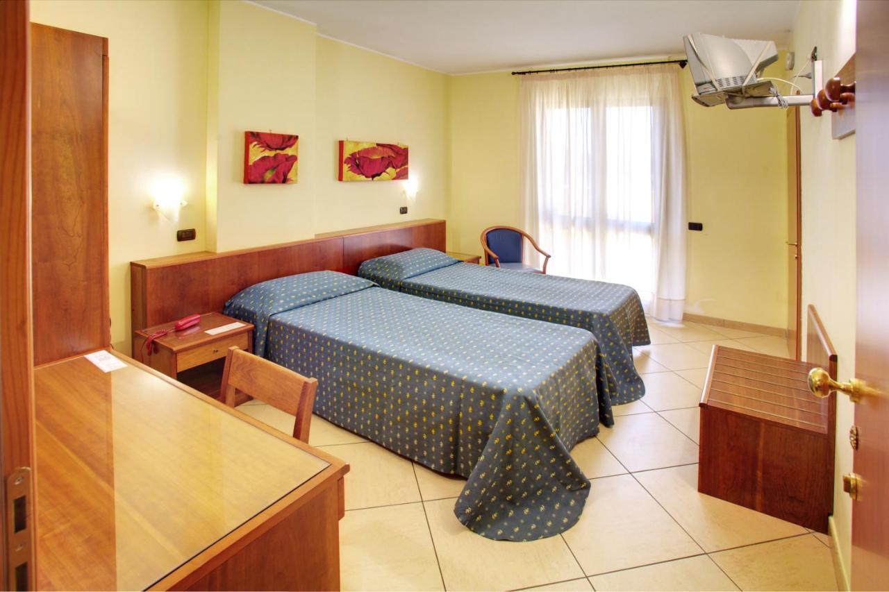 Lo Scacciapensieri Hotel & Restaurant Monteroni di Lecce Room photo